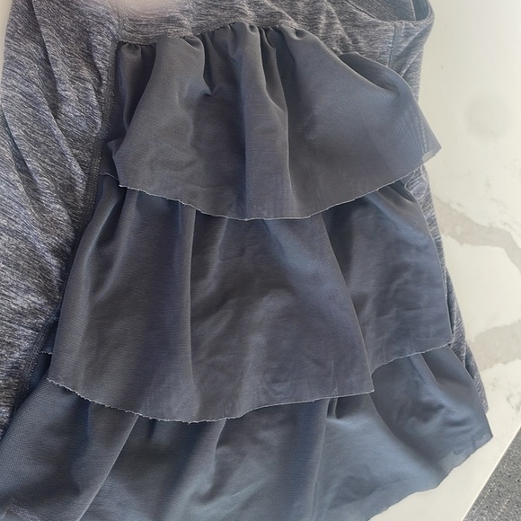 Lululemon Ruffle Tank 4 RARE - Picture 4 of 4